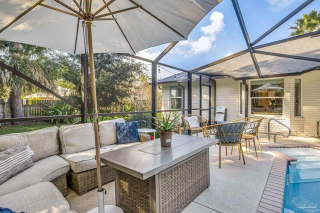 2953 Duke Dr, Gulf Breeze, FL 32563