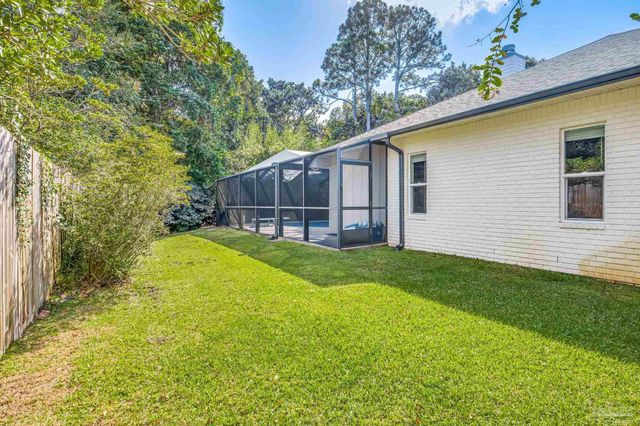 2953 Duke Dr, Gulf Breeze, FL 32563