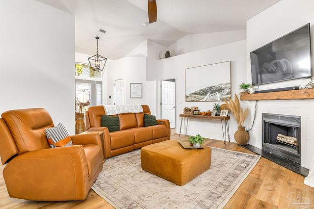 2953 Duke Dr, Gulf Breeze, FL 32563