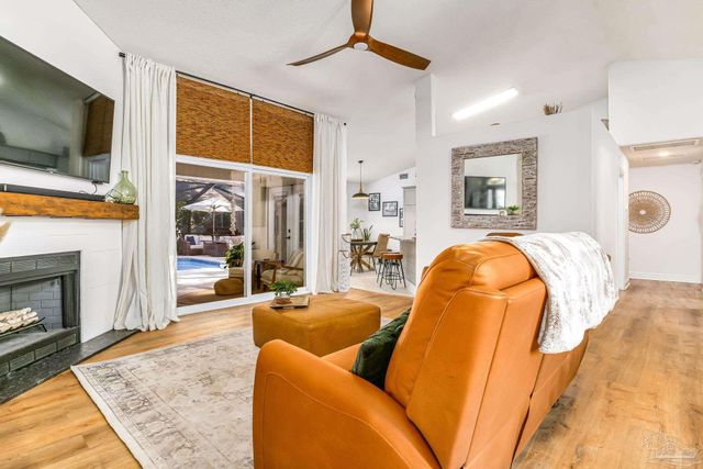 2953 Duke Dr, Gulf Breeze, FL 32563