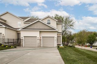 601 SW Shadow Glen Drive, Blue Springs, MO 64015