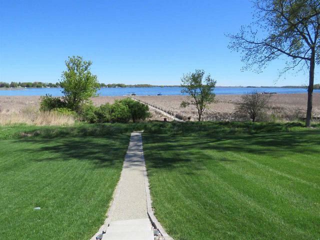 211 Linden Lane, Fox Lake, WI 53933