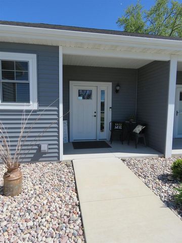 211 Linden Lane, Fox Lake, WI 53933
