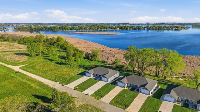 211 Linden Lane, Fox Lake, WI 53933