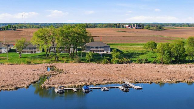 211 Linden Lane, Fox Lake, WI 53933