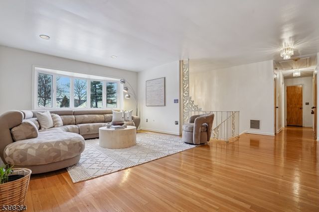 530 Prospect St, Maplewood Twp., NJ 07040