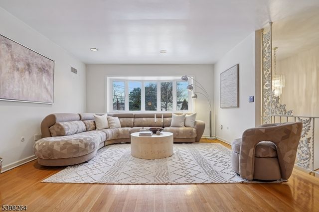 530 Prospect St, Maplewood Twp., NJ 07040