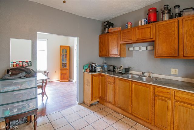 126 14th Street NW, Barberton, OH 44203