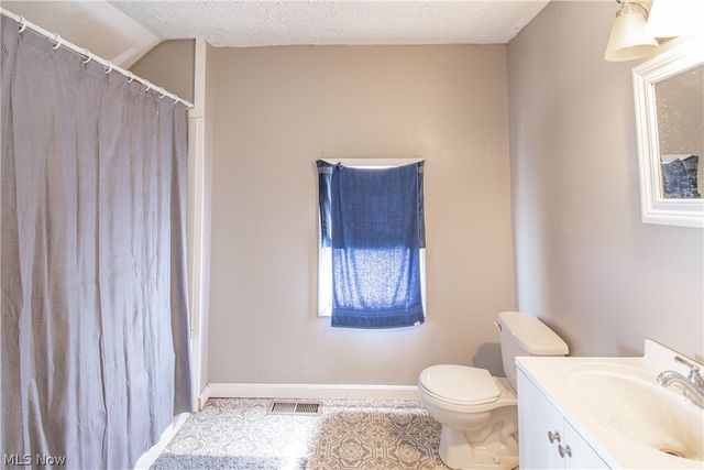 126 14th Street NW, Barberton, OH 44203