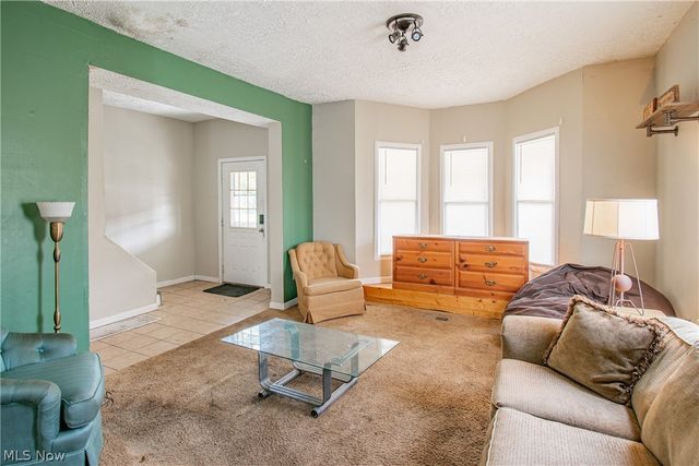 126 14th Street NW, Barberton, OH 44203