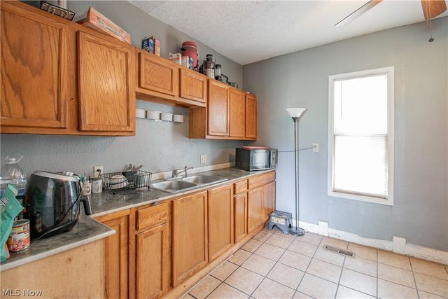 126 14th Street NW, Barberton, OH 44203