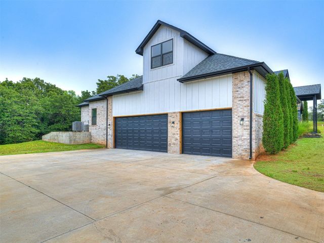 18333 Grant Manor Road, Newalla, OK 74857
