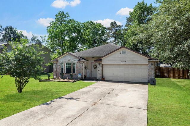 6923 Grant Drive, Magnolia, TX 77354