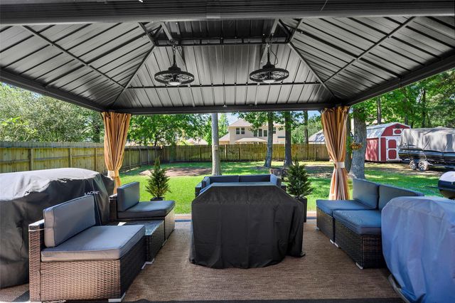 6923 Grant Drive, Magnolia, TX 77354