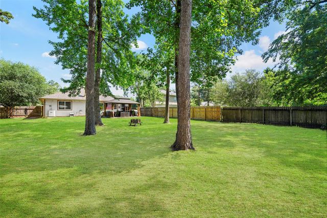 6923 Grant Drive, Magnolia, TX 77354