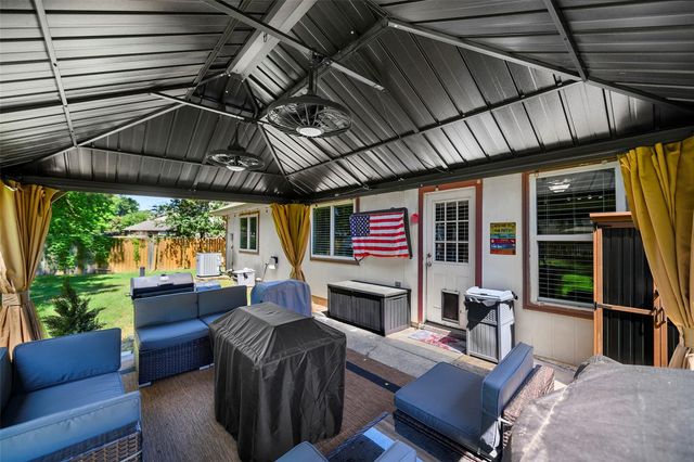 6923 Grant Drive, Magnolia, TX 77354