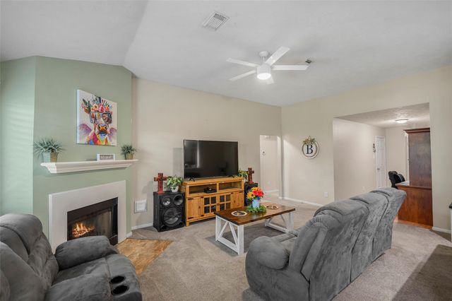 6923 Grant Drive, Magnolia, TX 77354