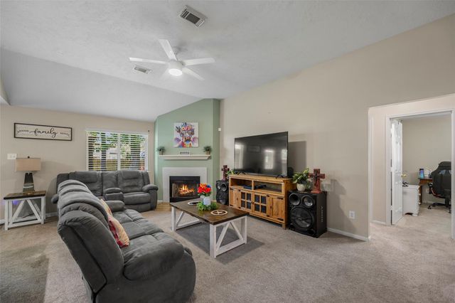 6923 Grant Drive, Magnolia, TX 77354