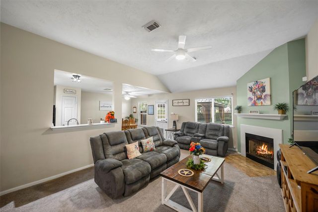 6923 Grant Drive, Magnolia, TX 77354