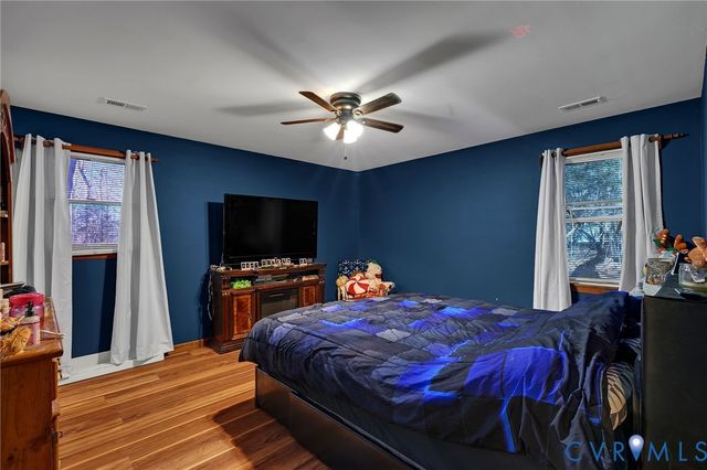 9925 Friendship Rd, North, VA 23128