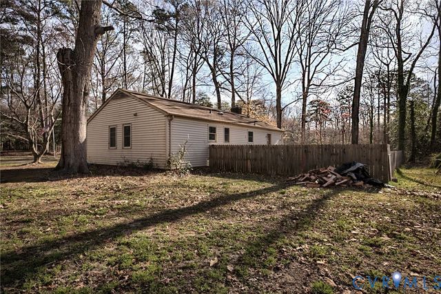 9925 Friendship Rd, North, VA 23128