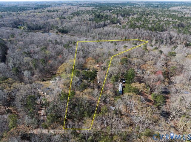 9925 Friendship Rd, North, VA 23128