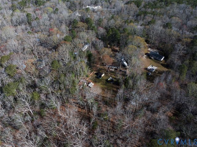 9925 Friendship Rd, North, VA 23128