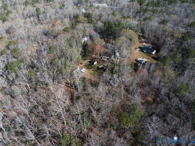 9925 Friendship Rd, North, VA 23128