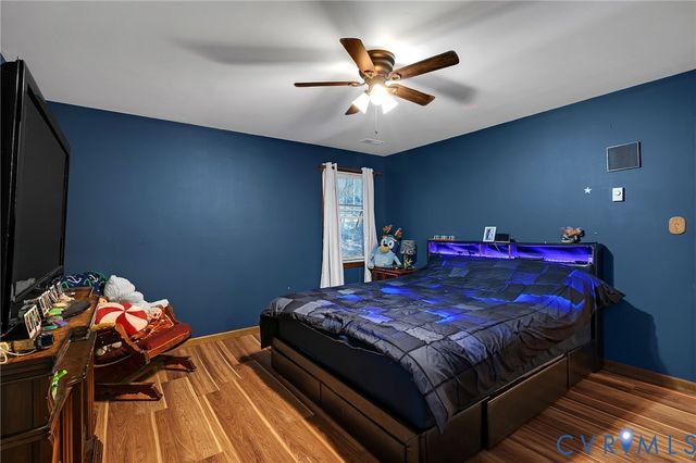 9925 Friendship Rd, North, VA 23128