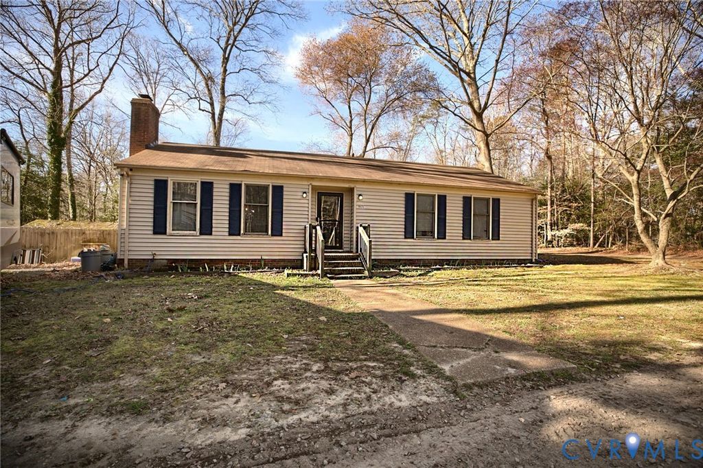 9925 Friendship Rd, North, VA 23128