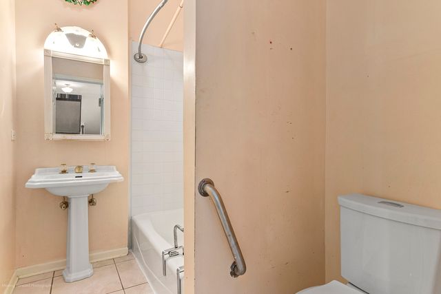 52 Oak Creek Drive, Yorkville, IL 60560