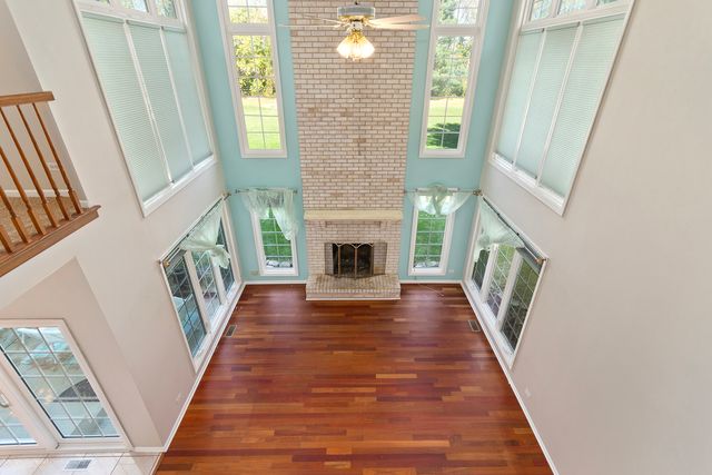 52 Oak Creek Drive, Yorkville, IL 60560