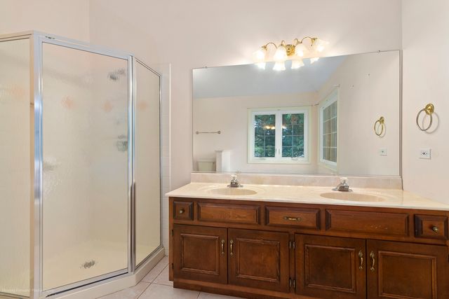 52 Oak Creek Drive, Yorkville, IL 60560