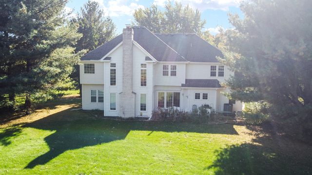 52 Oak Creek Drive, Yorkville, IL 60560