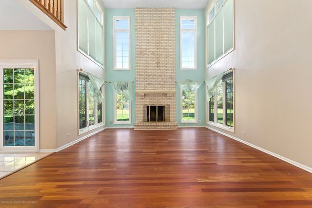 52 Oak Creek Drive, Yorkville, IL 60560