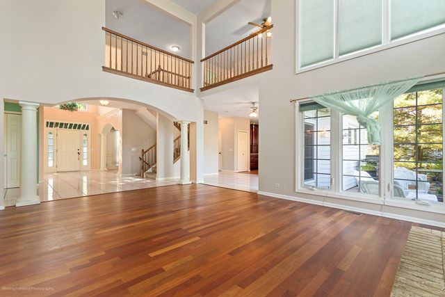 52 Oak Creek Drive, Yorkville, IL 60560