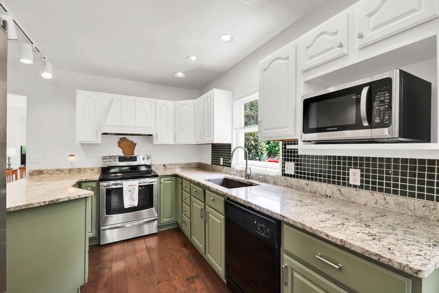 4135 S Racine AVENUE, New Berlin, WI 53146