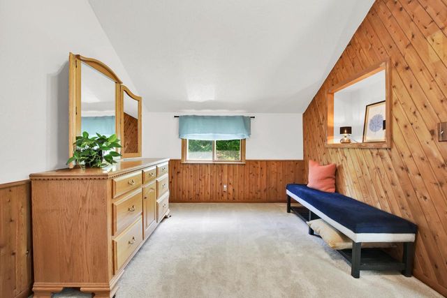 4135 S Racine AVENUE, New Berlin, WI 53146
