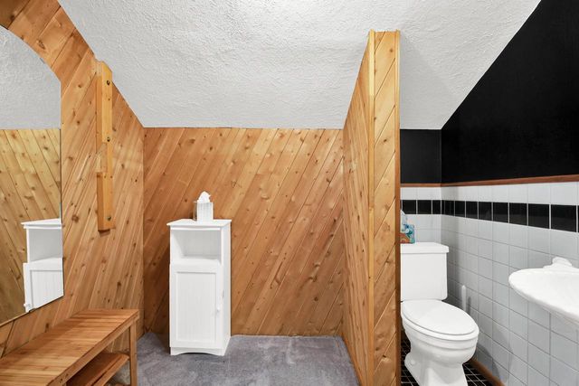 4135 S Racine AVENUE, New Berlin, WI 53146