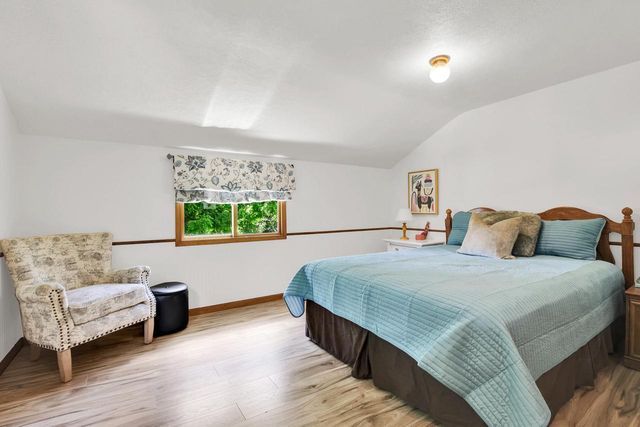 4135 S Racine AVENUE, New Berlin, WI 53146