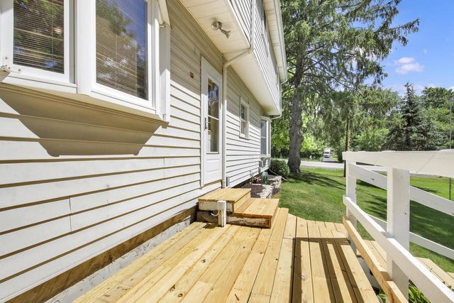 4135 S Racine AVENUE, New Berlin, WI 53146