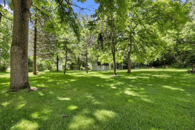 4135 S Racine AVENUE, New Berlin, WI 53146