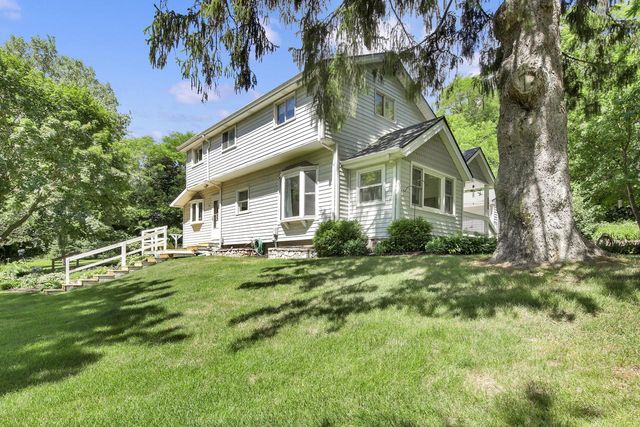 4135 S Racine AVENUE, New Berlin, WI 53146