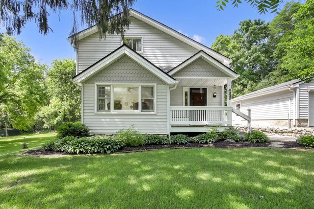 4135 S Racine AVENUE, New Berlin, WI 53146