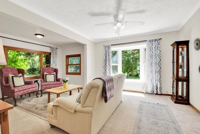 4135 S Racine AVENUE, New Berlin, WI 53146