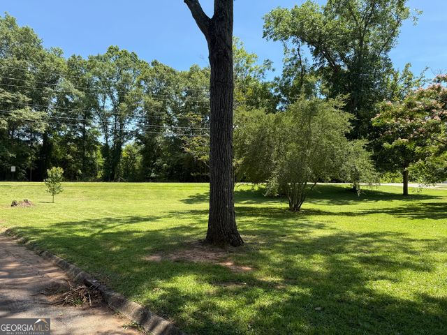1511 W Poplar Street, Griffin, GA 30224