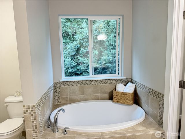 5023 Black Rock Loop SE, Olympia, WA 98501