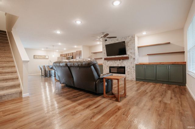 1034 Watership Drive, Evansville, IN 47725