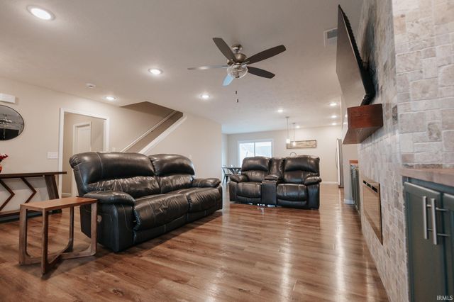 1034 Watership Drive, Evansville, IN 47725