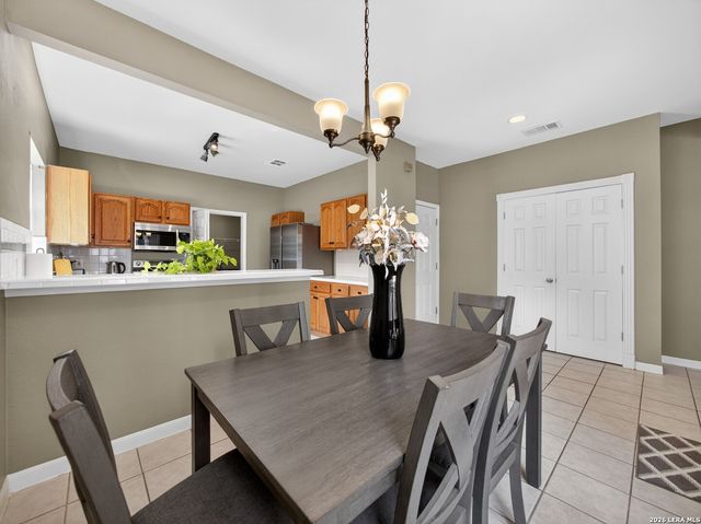 83 Chapel Hill Circle UNIT 83, San Antonio, TX 78240